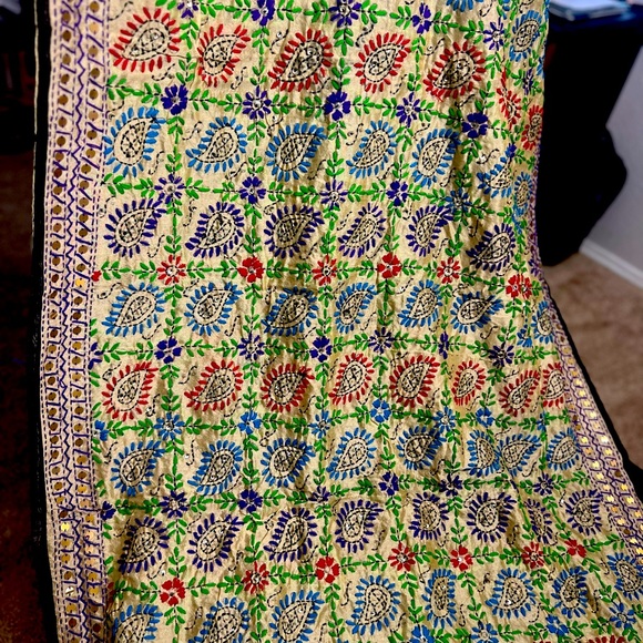 Chinkari Dupatta: handmade - Picture 3 of 4